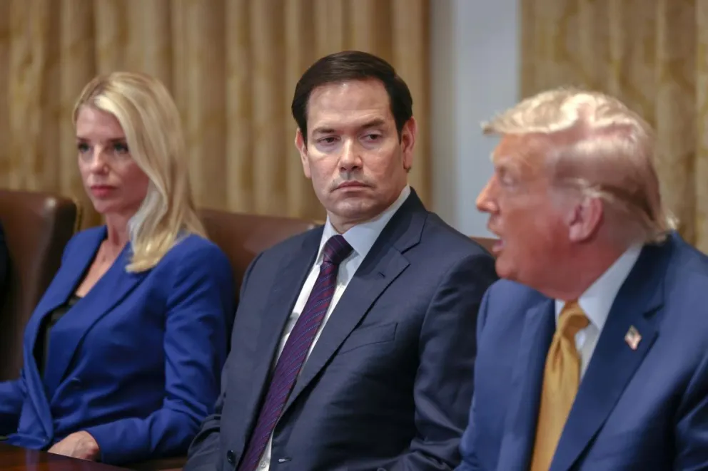 Fotografía de archivo del secretario de Estado, Marco Rubio (C), junto al presidente de EEUU, Donald Trump. Foto: EFE