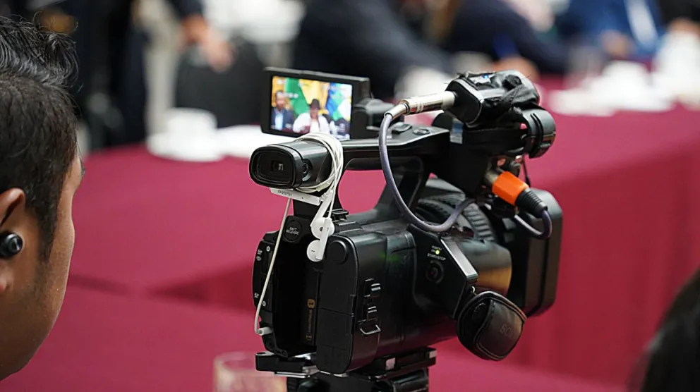 El Sifde realiza un monitoreo diario de los medios de comunicación. Foto: Archivo ABI