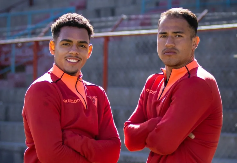 Moisés Paniagua y Marcelo Suárez de filas del conjunto millonario. Foto: CAR