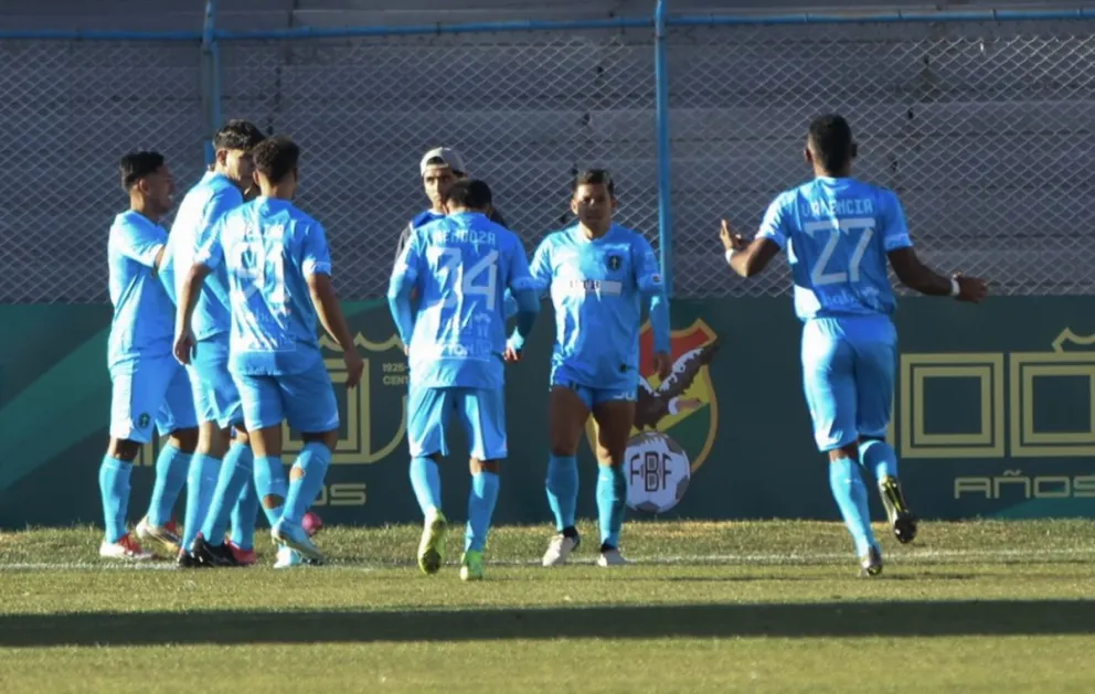 Celebran los jugadores de San Antonio una de las conquistas en Oruro. Foto: APG