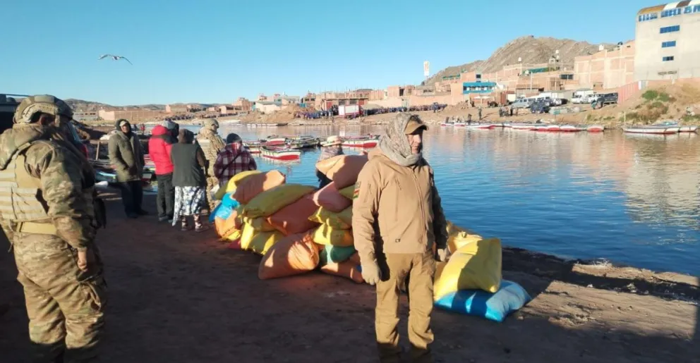 Comiso de mercadería en un operativo pasado de las FFAA en Desaguadero para evitar el contrabando a la inversa. Foto: Min Defemsa