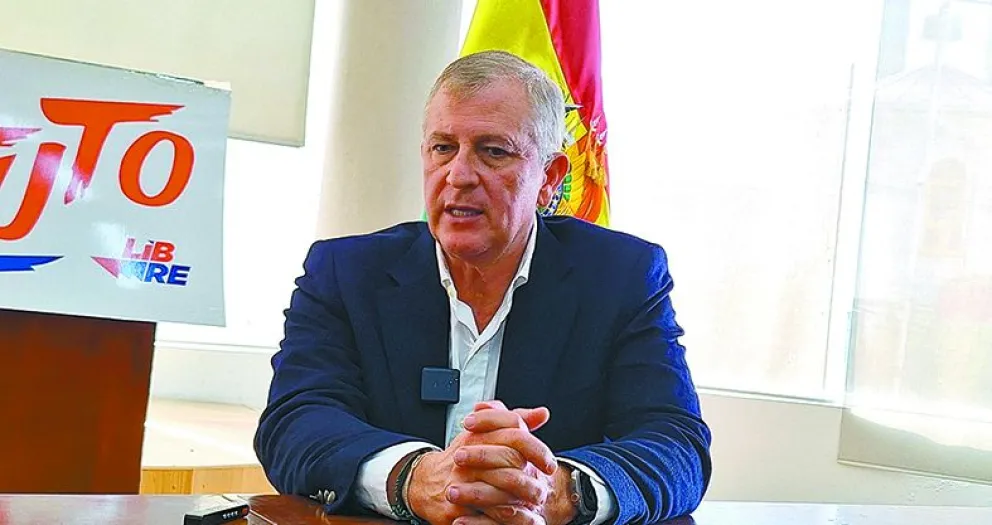 El candidato a senador por la alianza Libre, Branko Marinkovic, durante una entrevista con Visión 360. Fotos: Diego Gonzales / Visión 360