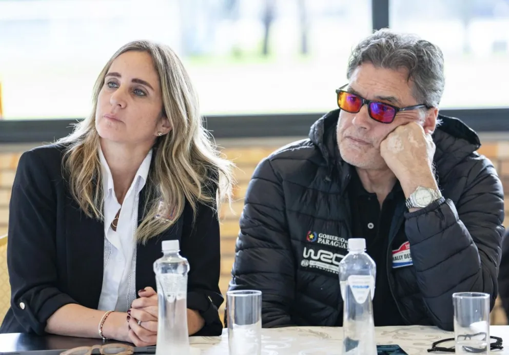 Larissa Schaerer (izq.), participa de la reunión con la Comisión de Organización de Grandes Eventos Deportivos en Asunción. Foto: Presidencia de Paraguay