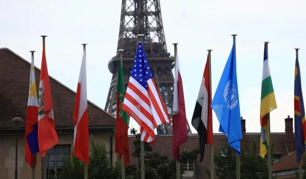 La bandera de EEUU en la sede de la Unesco en París, Francia. Foto: EFE