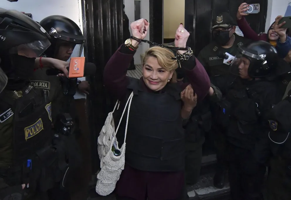 Jeanine Añez sale del penal rumbo al inicio de juicio del caso Golpe I en una imagen de archivo. Foto: APG