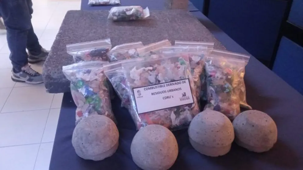 Una muestra del Combustible Derivado de Residuos (CDR). Foto: AMUN