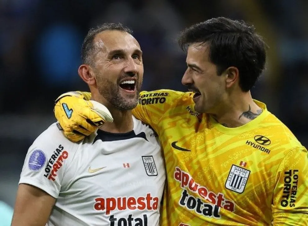 Barcos y Viscarra celebran la clasificación a octavos. Foto: GV