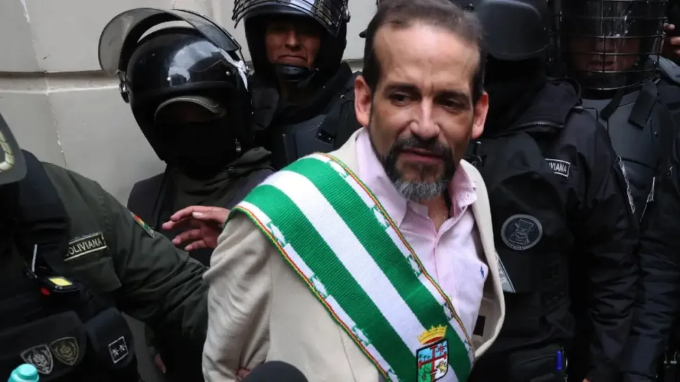 Luis Fernando Camacho sale de una audiencia en la ciudad de La Paz. Foto: DTV