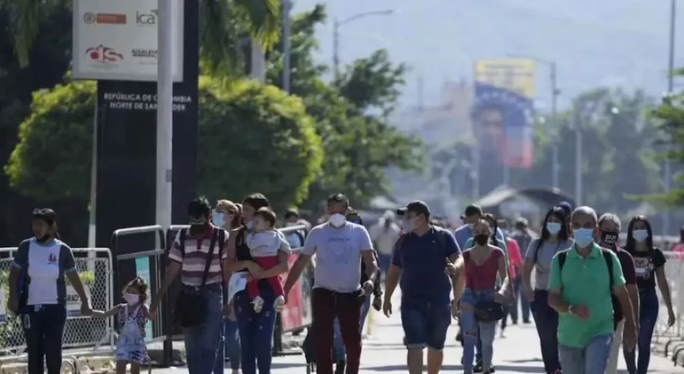 Ciudadanos venezolanos. Foto: La Tercera