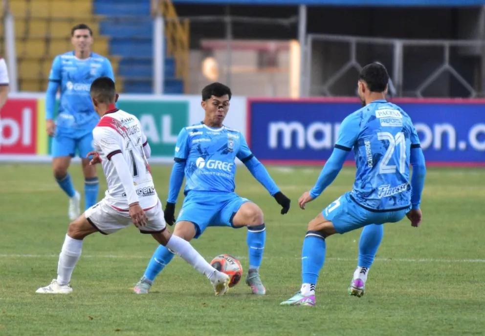 Incidencia del partido que jugaron Nacional Potosí y Blooming en el estadio Víctor Agustín Ugarte. Foto: APG