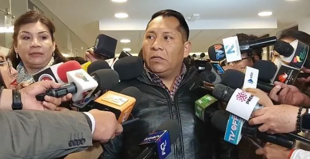 El diputado Freddy López en declaraciones a los medios. Foto: Captura de video