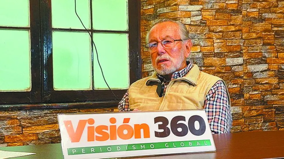 El exalcalde de La Paz y candidato a diputado por la C-8 de la ciudad de La Paz, Juan Del Granado, en entrevista con Visión 360. Fotos: Marina Mamani A. / Visión 360
