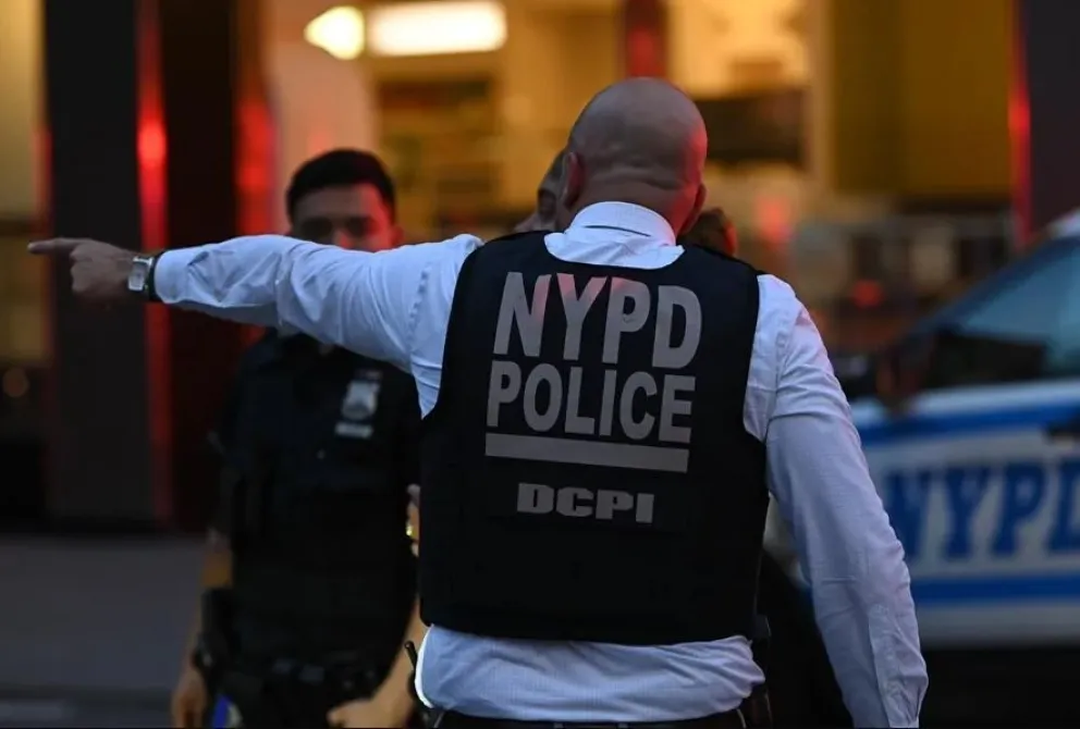 La Policía de Nueva York responde ante el tiroteo de este lunes, 28 de julio. Foto: EFE