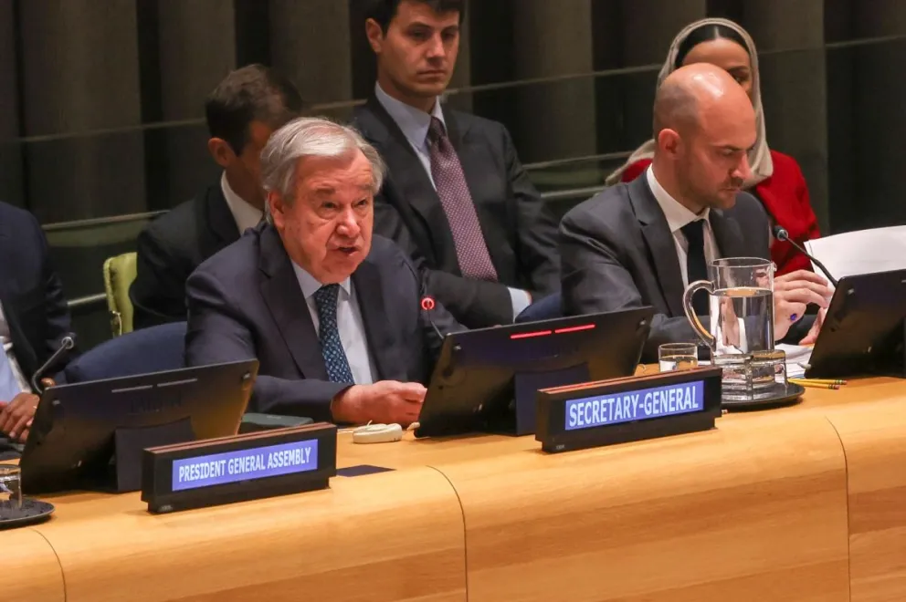 El secretario general de la ONU, António Guterres (i), habla en las Naciones Unidas, en Nueva York, el 28 de julio de 2025. EFE