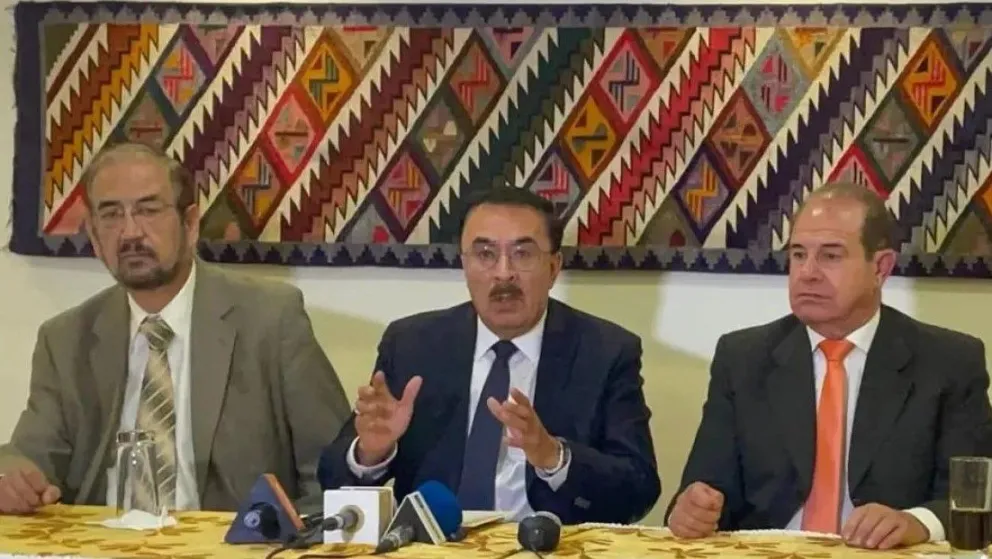 Hinojosa (izq.), Ascarrunz y Asbún en una conferencia de prensa anterior. Foto: Archivo Jorge Asturizaga