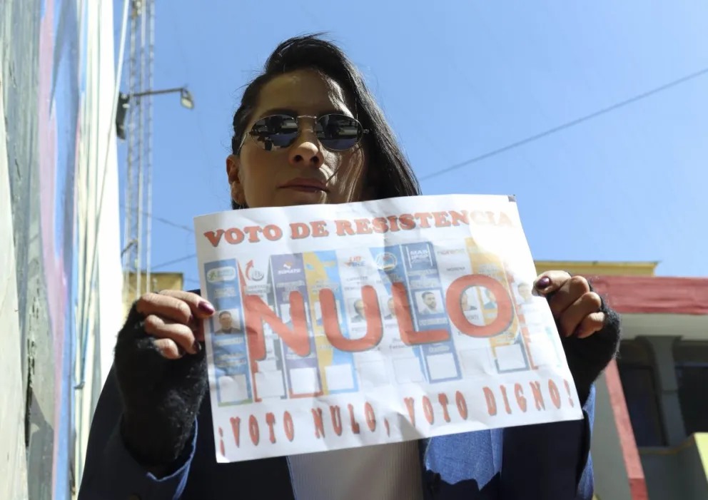 La concejal Vilma Alanoca impulsa la campaña por el voto nulo
