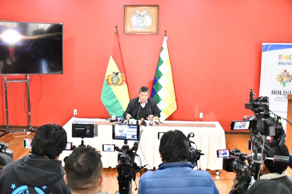 El viceministro de Educación Regular, Manuel Eudal Tejerina, en conferencia de prensa. Foto: Ministerio de Educación