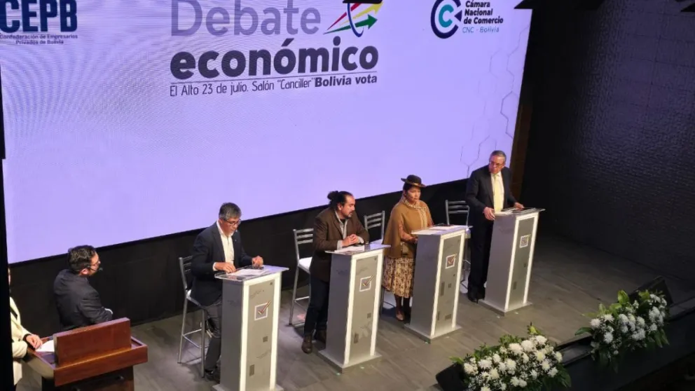 Uno de los debates económicos previos que organizó la CEPB tanto en Cochabamba como en El Alto. Foto: CEPB.