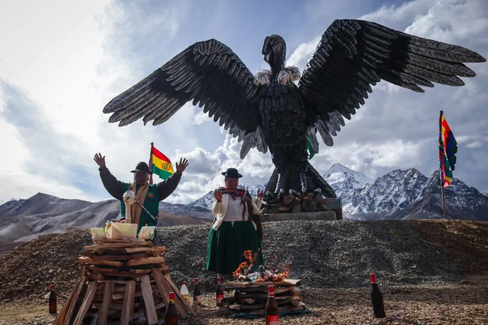 La escultura de cóndor que se inauguró en Alto Milluni. Foto: GAMEA 