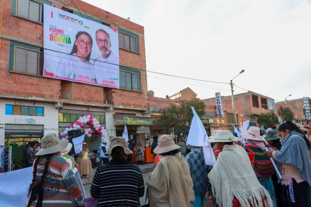 El acto de inauguración de la casa de campaña. FOTO: Morena