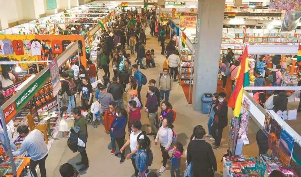 La Feria del Libro en el Chuquiago Marka. Foto: Cámara Departamental del Libro