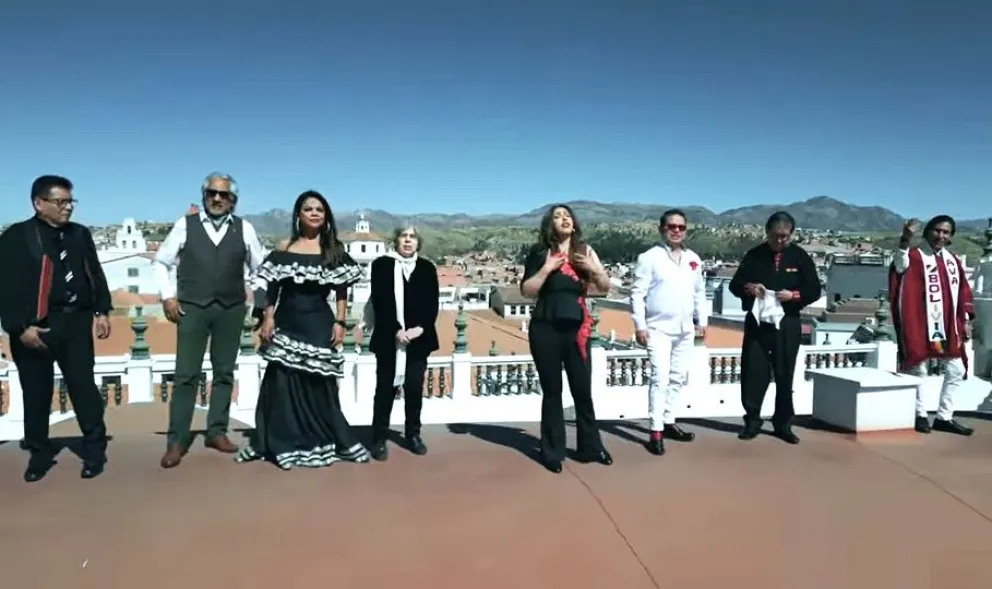 Las Voces de Oro durante la interpretación. Foto: Captura del video clip De Regreso