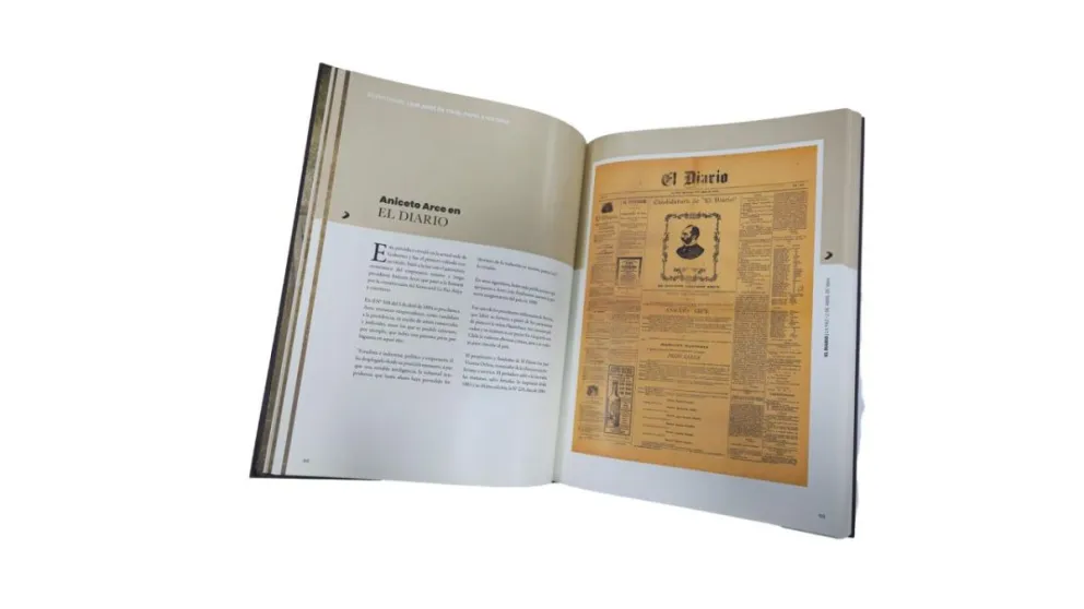 La portada pasada de una edición de El Diario, parte del libro. Fotos: Prensa BCP