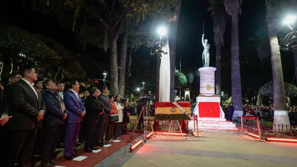 La presentación ayer del monumento de la heroína de la independencia. Foto: RRSS de Luis Arce