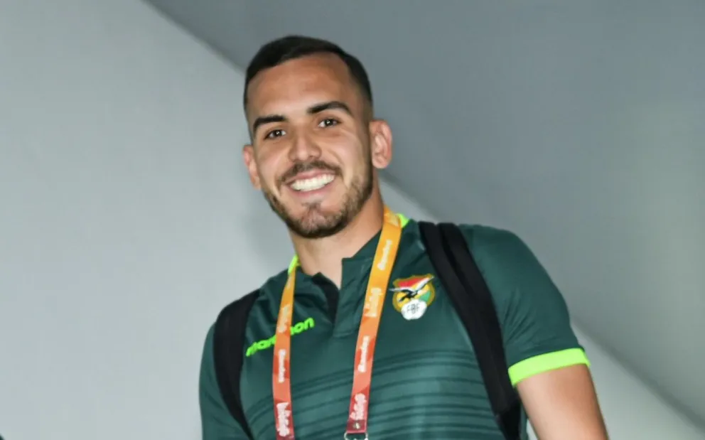 Luis Haquin, capitán de la Selección, trabaja con el plantel de Oriente Petrolero. Foto: La Verde. 