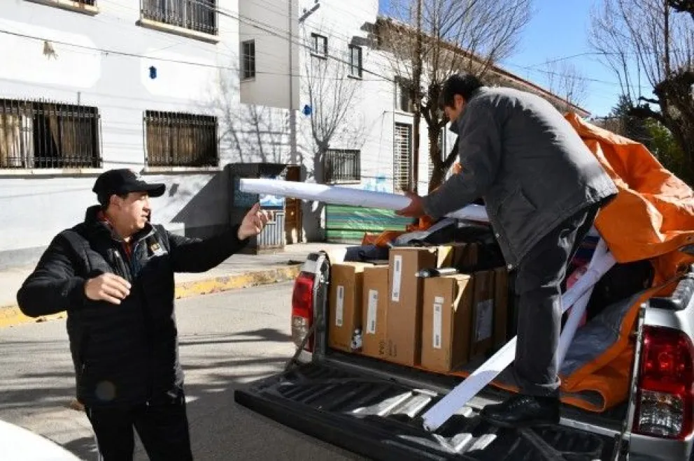 Un tribunal departamental prepara el material para las elecciones. Foto:  Fuente Directa