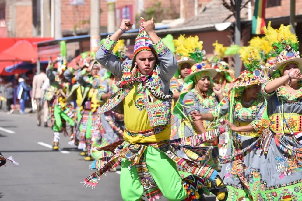 Una postal de la entrada folclórica de este sábado en Quillacollo. Fotos: APG