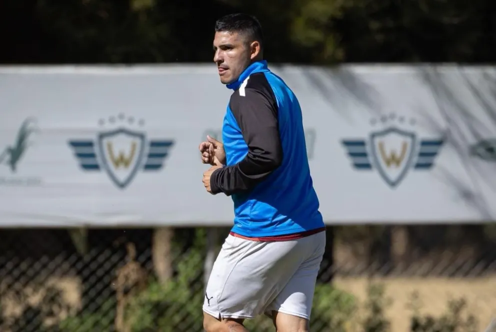 Cristián Chávez en un entrenamiento del plantel "aviador" en su predio de la Laguna Alalay. Foto: club Wilstermann