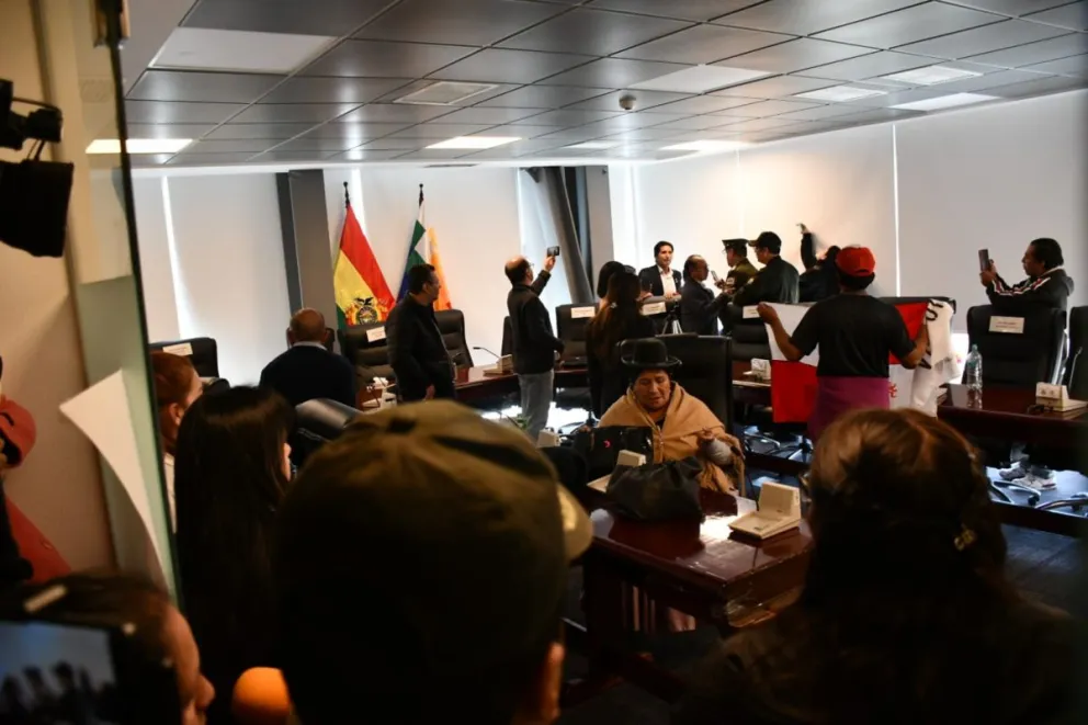 La comisión de diputados en la que sucedieron los incidentes. Foto: APG