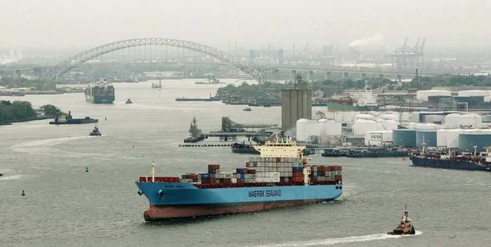 Fotografía de archivo de un buque de carga estadounidense a su salida del puerto de Nueva York (NY, EE.UU.). Foto: EFE