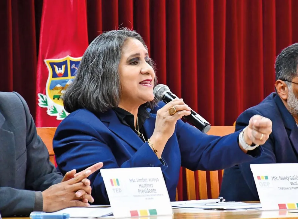 La vocal Gutiérrez en una anterior actividad. Foto: TSE 