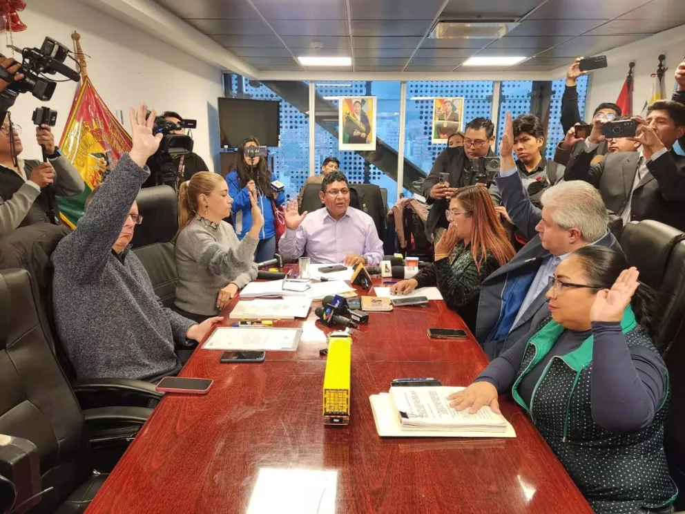 La Comisión de Investigación del caso Botrading aprueba el informe el 26 de mayo de este año con una serie de recomendaciones luego de identificar varias irregularidades. Foto: Cámara de Diputados