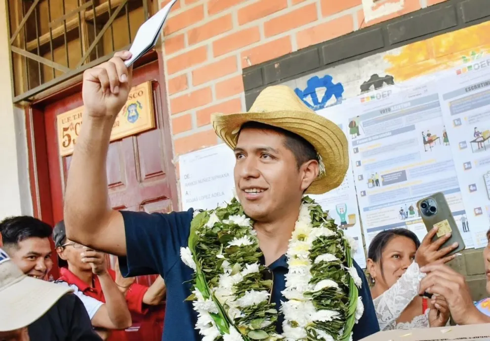 Andrónico Rodríguez luego de votar Foto: RRSS de candidato 
