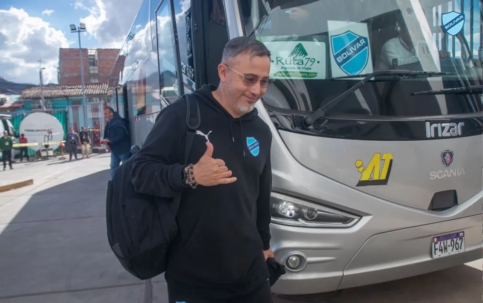 Robatto en su llegada al estadio previo al partido con Cienciano. Foto: Club Bolívar.
