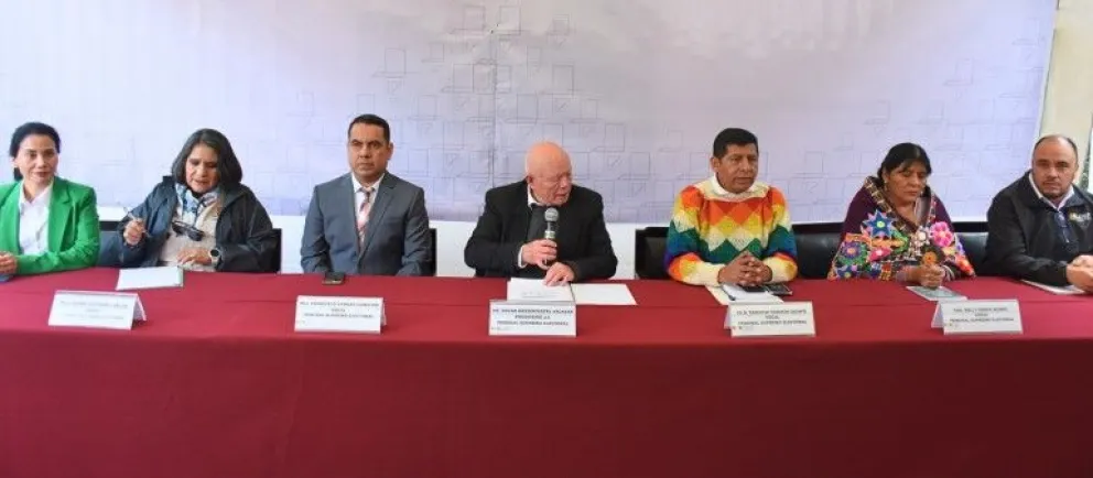 Los vocales del TSE antes de las elecciones. Foto: OEP