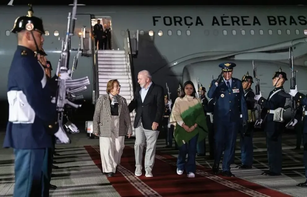 Lula da Silva a su llegada este jueves a Bogotá. Foto: EFE
