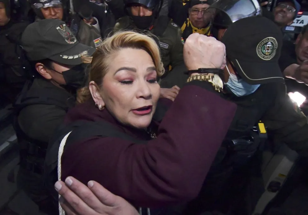 Añez sale del penal rumbo al inicio de juicio del caso Golpe I en una imagen de archivo. Foto: APG