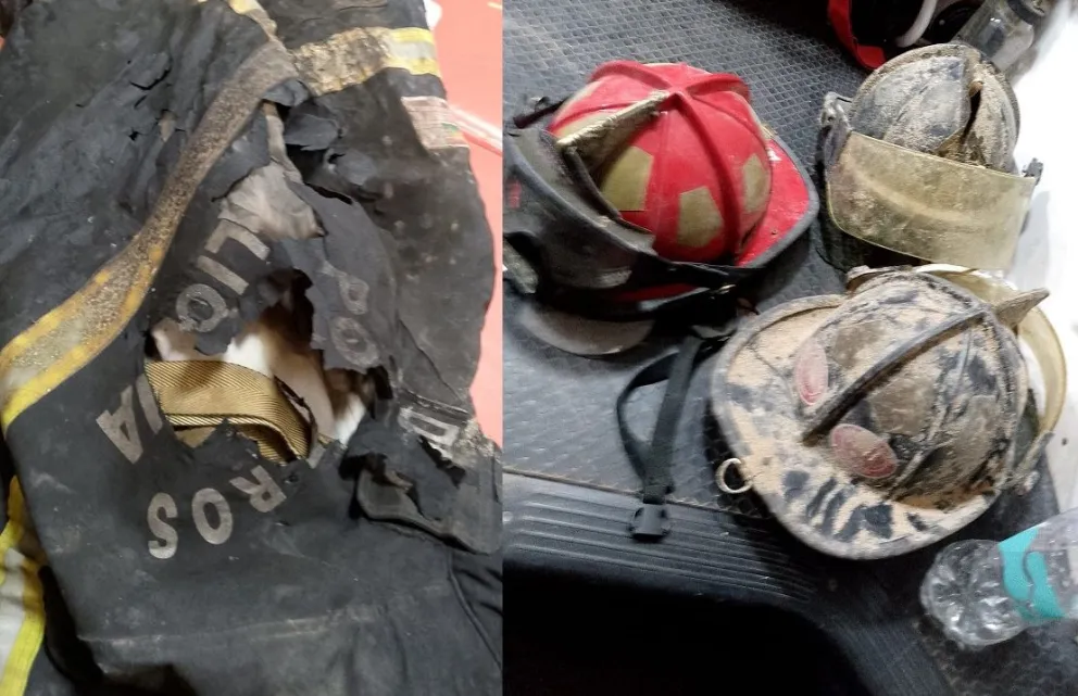 Así quedó la ropa de algunos de los bomberos afectados. Foto: Dirección Nacional de Bomberos