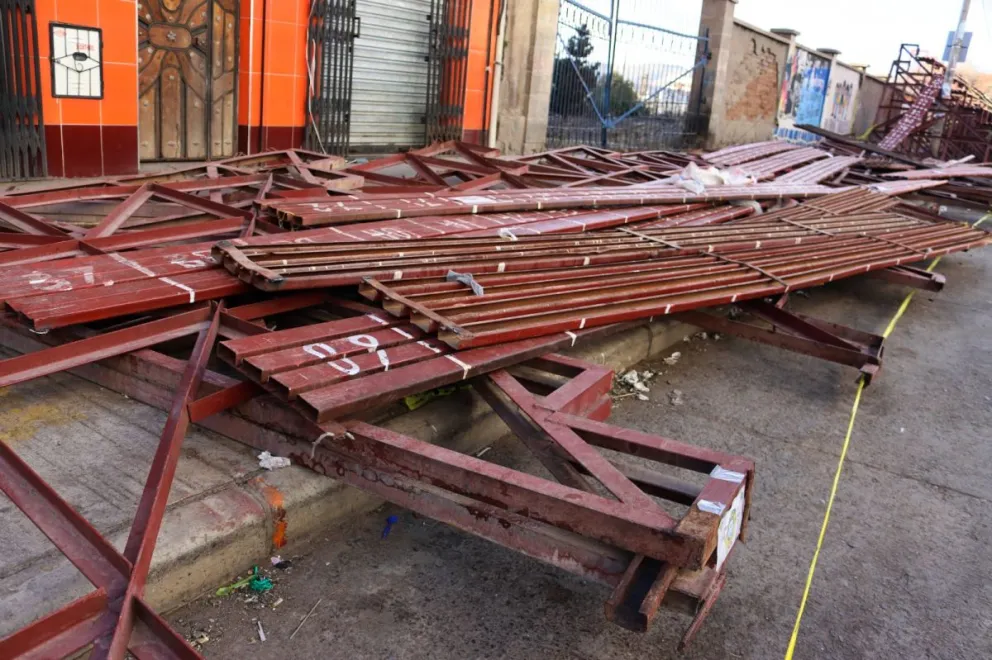 Parte de las estructuras que colapsaron el viernes en Potosí. Foto: APG