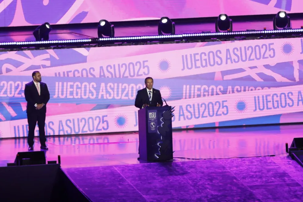 El presidente de Panam Sports, el chileno Neven Ilic (centro), durante la inauguración de la segunda edición de los Panamericanos Junior. Foto: EFE