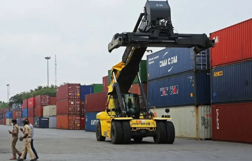 Contenedores comerciales, en Bangalore (India), en una imagen de archivo. Foto: EFE