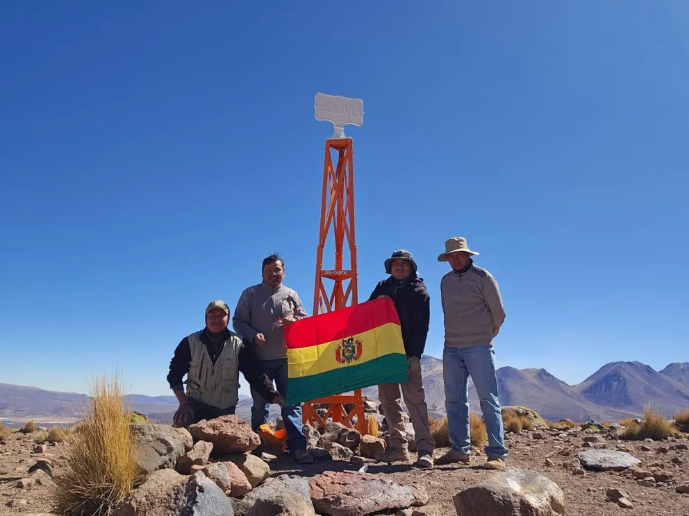 Parte de los equipos técnicos que realizaron la labor. Foto: ABI / MRE