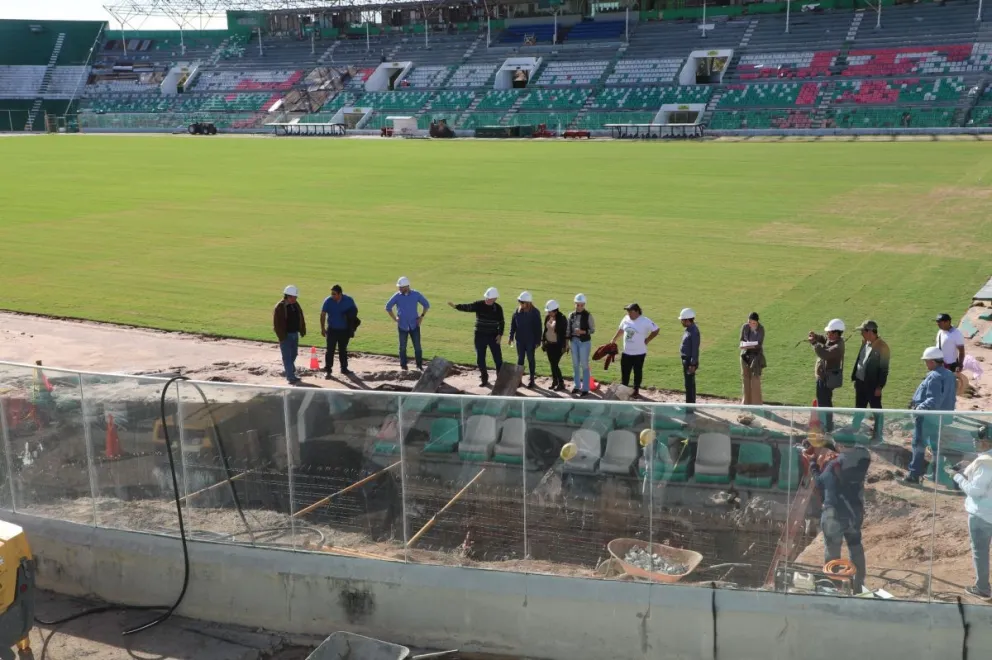 La última inspección al estadio Tahuichi Aguilera de la capital oriental. Foto: GSCZ