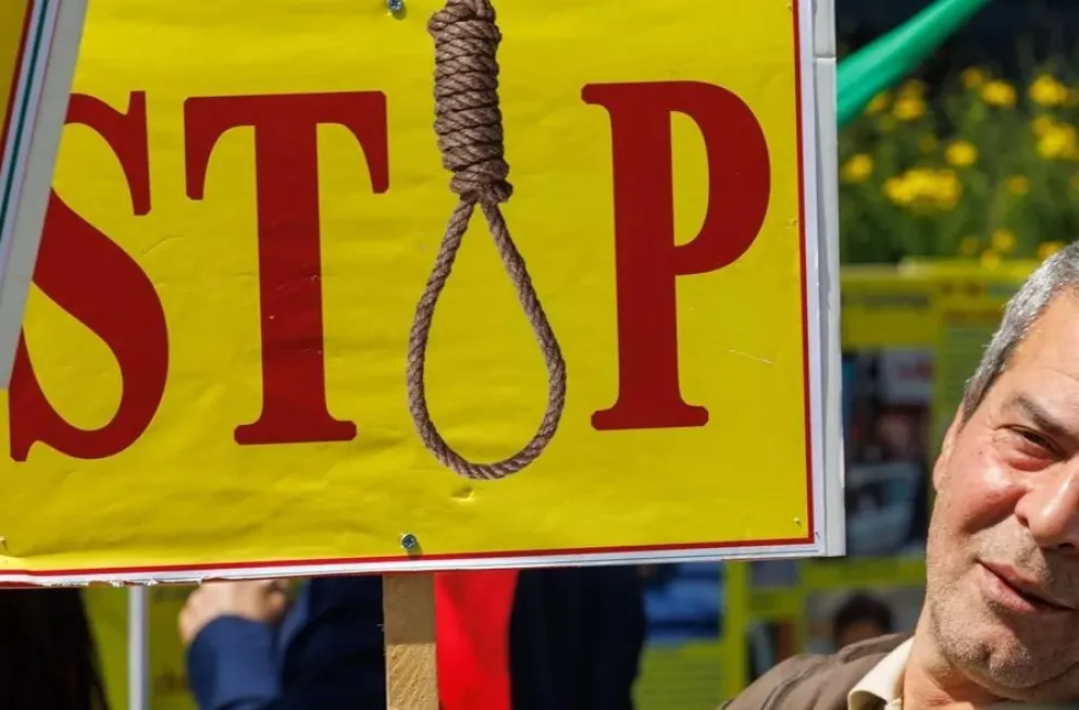 Refugiados iraníes se manifiestan contra las ejecuciones en Irán. Foto: EFE