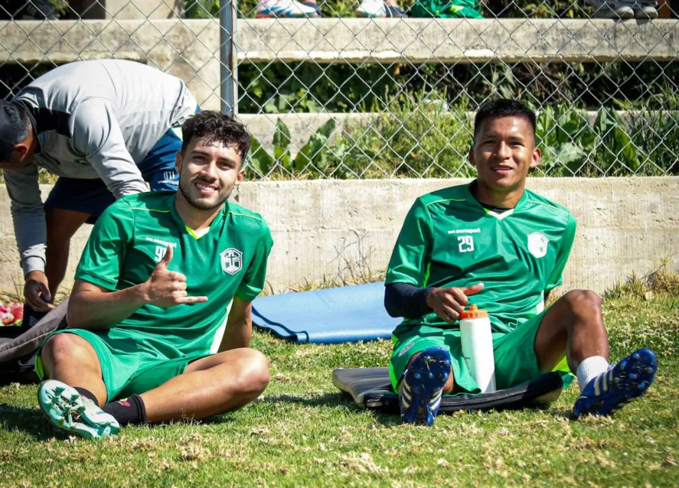 Jugadores de San Antonio que hoy reciben al manzanero en Entre Ríos. Foto: SA
