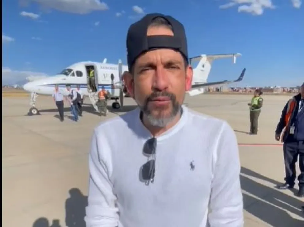 Camacho en el aeropuerto de El Alto. FOTO: Captura de video